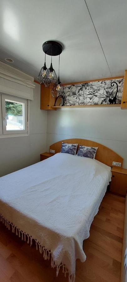 Mobil Home Dans Camping Saillagouse Exterior photo